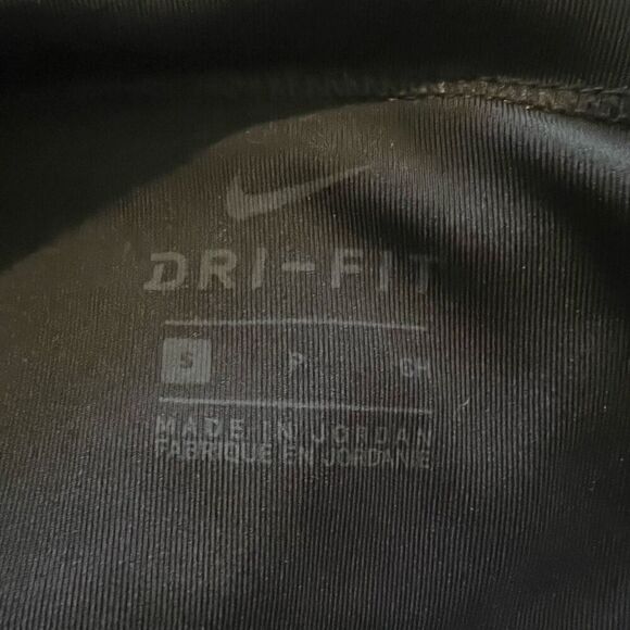 Nike cropped black leggings size small - Picture 3 of 3